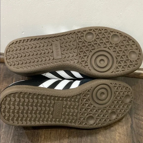 Adidas Men's Black Samba Shoes - Picture 2 of 6